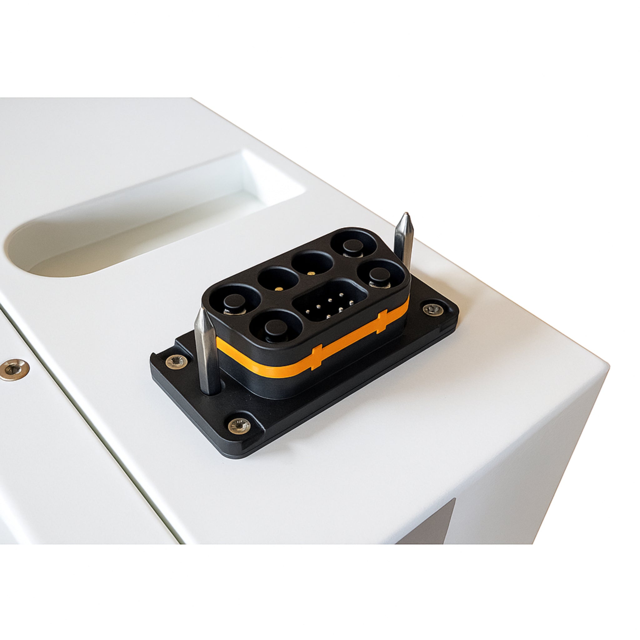 2.2KW Complete Offgrid Solar Kit + 10K 120V/240V OMO E-Line Inverter + 10.24KW OMO E-Line Lithium Battery +2.2KW Solar with Roof Mounting Rails and Wiring