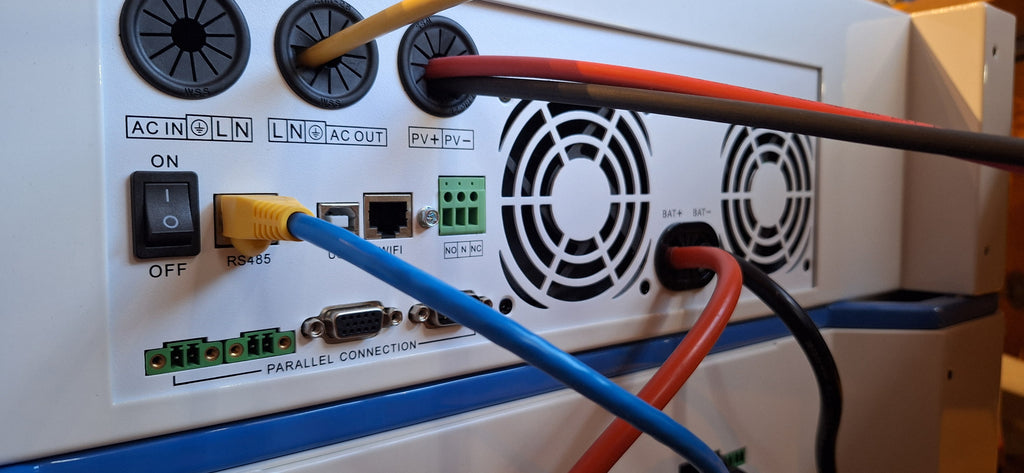 OMO All-In-One Customizable Stacking Inverter/Battery System 120/240 11000W Total Inverter Output + 30.72KW Lithium Battery