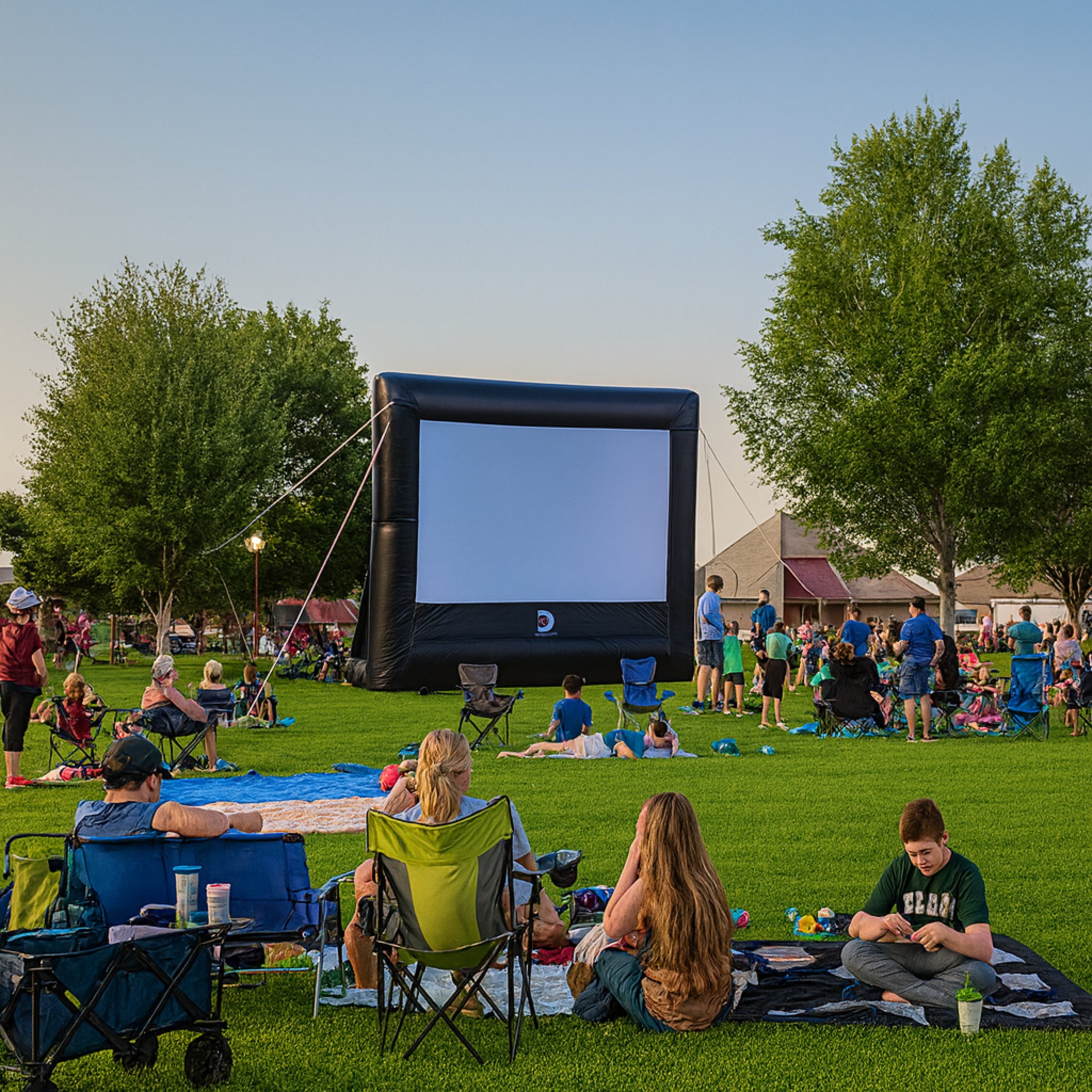 Elite Outdoor Movies Professional 20' Inflatable Screen